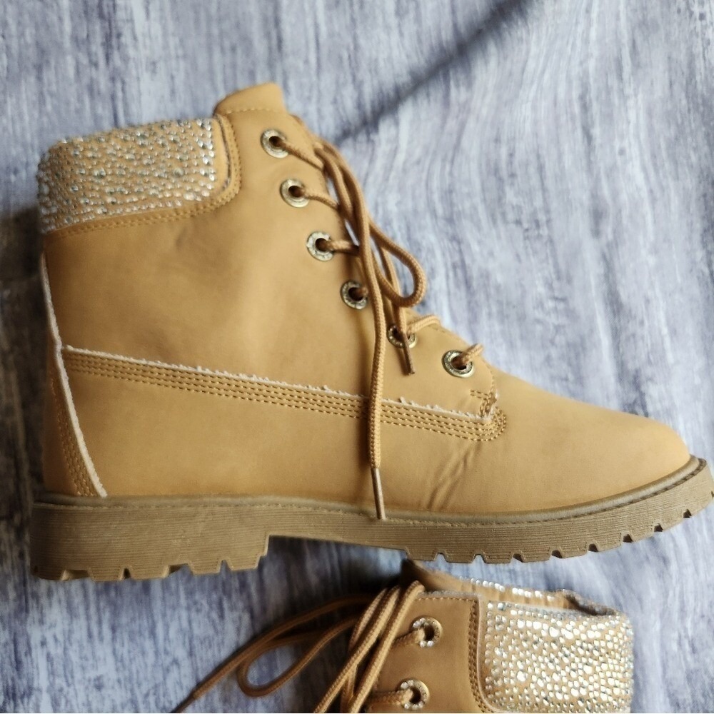 Bebe Tan Combat Boots Rhinestone Embellished Lace Up Ankle Boots Size 8.5 - Picture 9 of 12